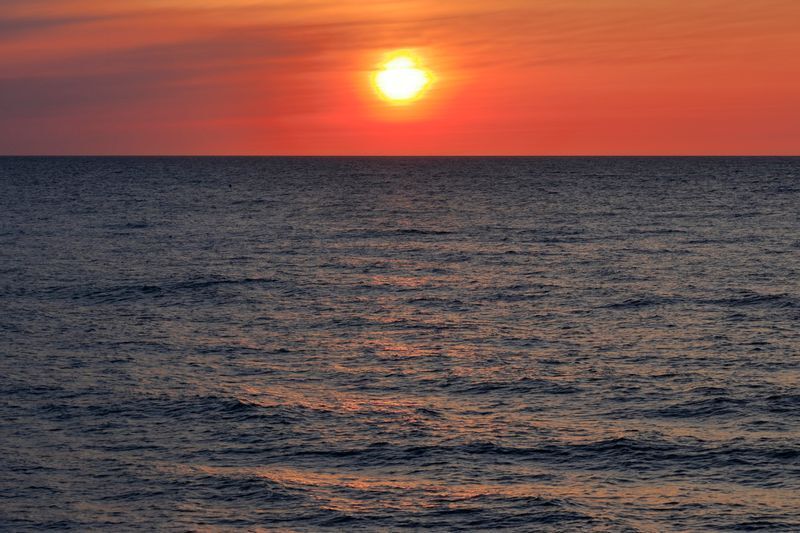 青森県鯵ヶ沢。日本海の日没