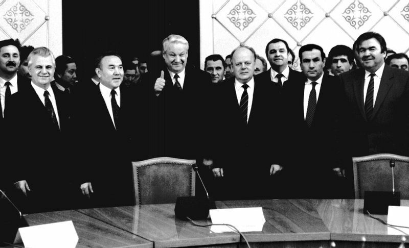 1991年12月21日、カザフスタンの首都アルマトイで、ソ連崩壊後12カ国による独立国家共同体（CIS）創設に合意。この組織は何も新しいことをなせずに死に体となっている。