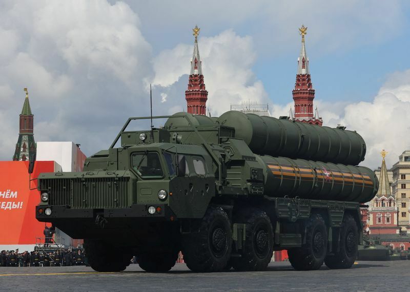 S-400ミサイル防衛システム。2022年5月9日、第二次世界大戦でのナチスドイツに対する勝利7 周年を記念する軍事パレードで。モスクワ・赤の広場。