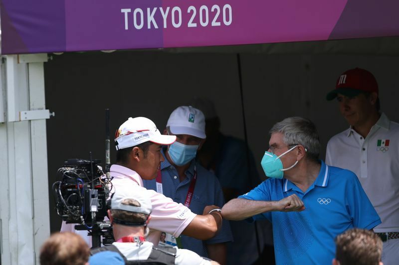 2020年東京五輪ゴル 男子3日目を観戦するバッハ会長。