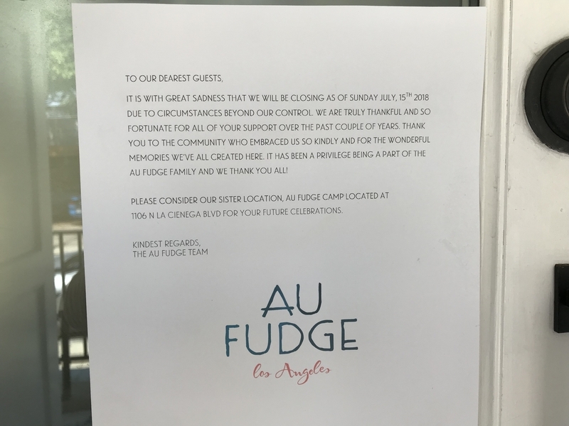 ジェシカ・ビールのAu Fudgeのドアには、このような「閉店のご挨拶」レターが貼られている（筆者撮影）