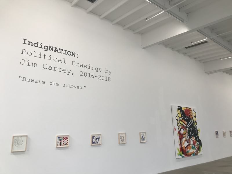 L.A.ダウンタウンの東にあるギャラリーで開催中の個展には、100点以上の作品が展示されている（筆者撮影）