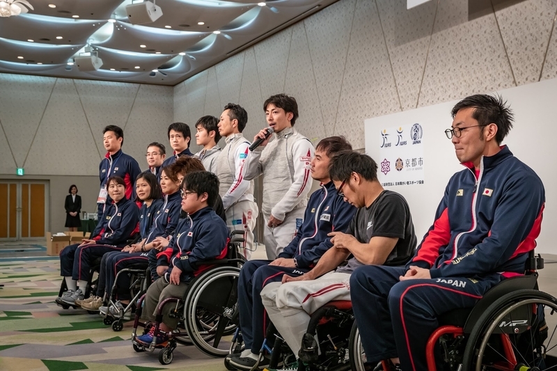 Ｗ杯の全ての試合が終わり、ホスト国チームの選手により謝辞がのべられた。　写真・木田光重