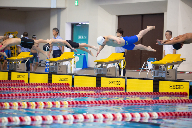 ２日目、山田拓朗（NTTドコモ）50m自由形のスタート（５コース）写真・日本障がい者水泳連盟