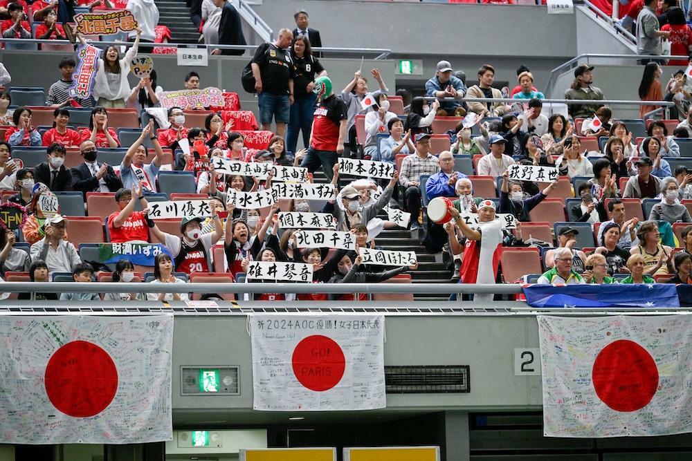 4月、Asueアリーナ大阪で行われた最終予選の観客席　写真・PARAPHOTO/薮功也