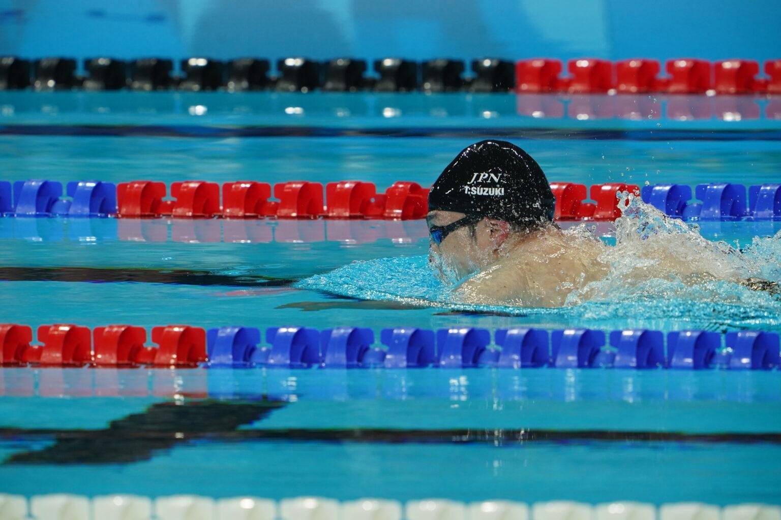 ダイレクト決勝（予選なし）での初レースとなった鈴木の泳ぎ　写真・PARAPHOTO/中村 Manto 真人