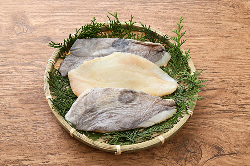 「たべまる」で販売している島根県シーライフの「白身で使いやすい浜田産マトウ鯛フィレ1kg」。農水省の指定水産物6品に「マダイ」は含まれるが、「マトウダイ」は含まれない。※画像提供／シーライフ
