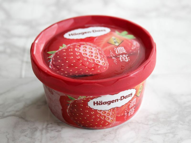大粒イチゴをパッケージにデザインしたハーゲンダッツ「濃苺」（こいちご）  ※筆者撮影