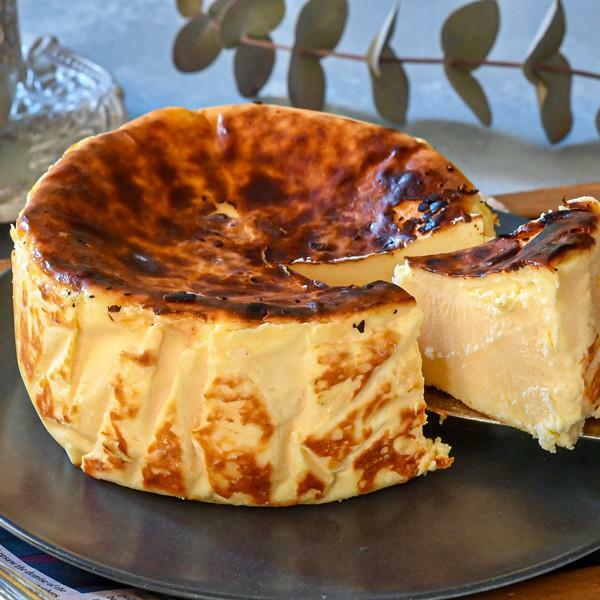 ガトーショコラブランド「CACIORI（カシオリ）」の第二弾として誕生した「熟成バスクチーズケーキ」　※画像提供／ビースリー