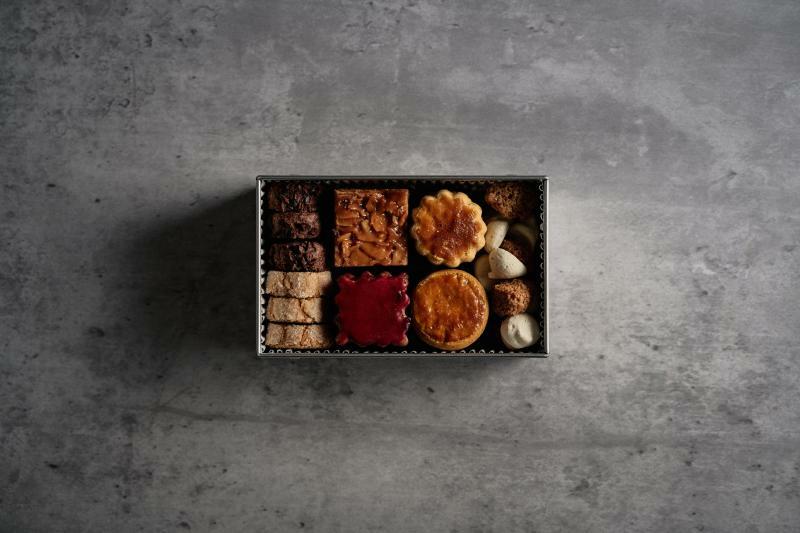 8種類が入ったクッキー缶「リュクスサブレアソート」（税込3,200円）　※画像提供／アーシュ・ツジグチ