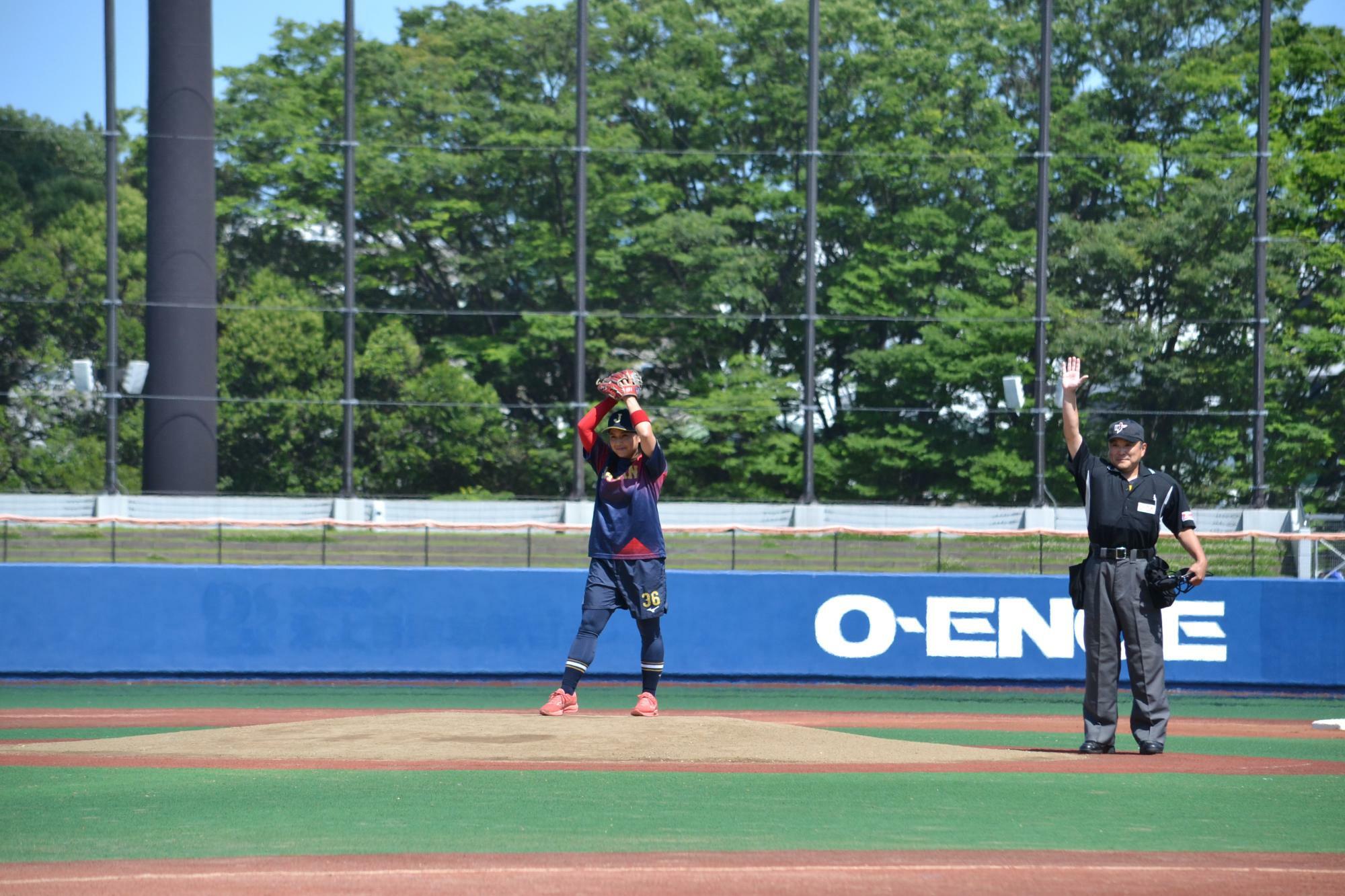第95回都市対抗野球大会東京都二次予選第4代表決定戦での始球式（写真提供／NICE BOX）