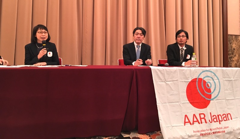 左から長AAR理事長、NHK解説副委員長の二村氏、AARの景平氏