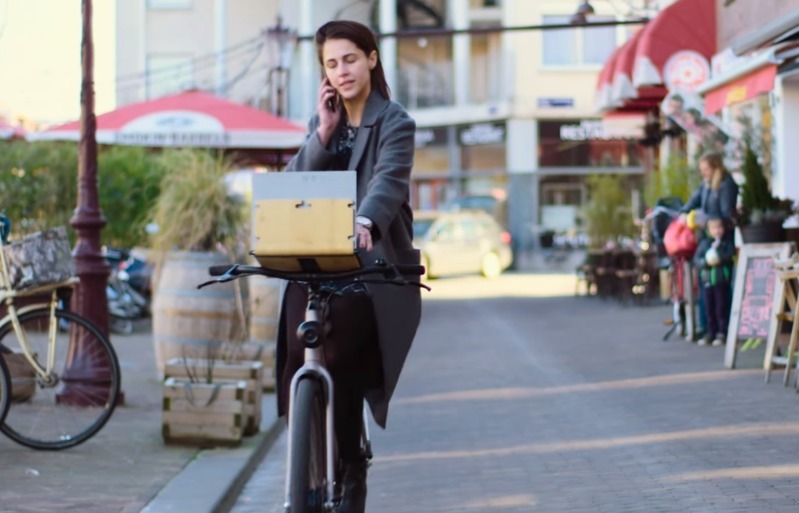 自動運転の自転車に乗って仕事しながら移動できる時代が来るのか（Google)