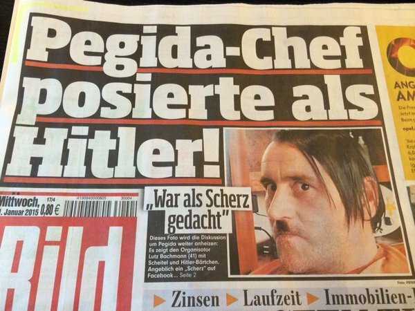 ヒトラーに扮したバッハマン氏を報じるドイツの新聞（David Charter）