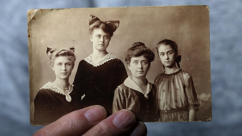 リトアニアで大量に発見されたホロコースト前のユダヤ人の貴重な資料 デジタル保存へ 佐藤仁 個人 Yahoo ニュース リトアニアで大量に発見されたホロコースト前のユダヤ人の貴重な資料 デジタル保存へ 佐藤仁 個人 Yahoo ニュース