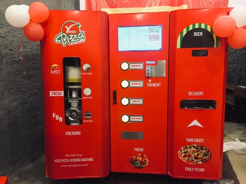ピザの自動販売機（IRCTC）