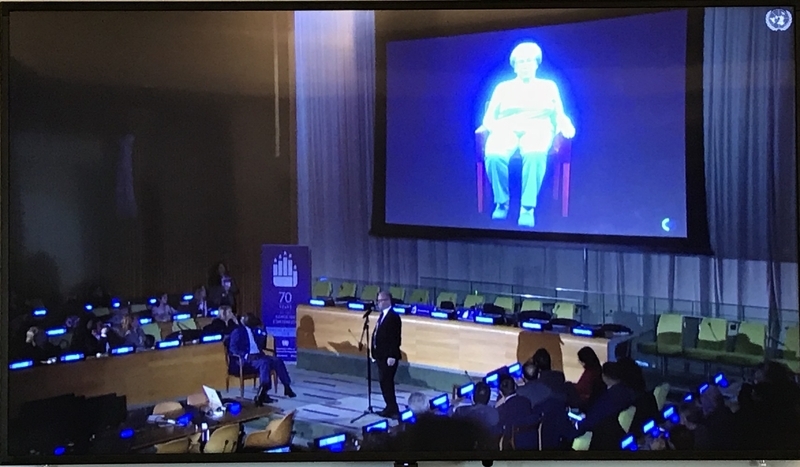 国連のイベントでのホロコースト生存者のホログラムのデモ（USC提供）