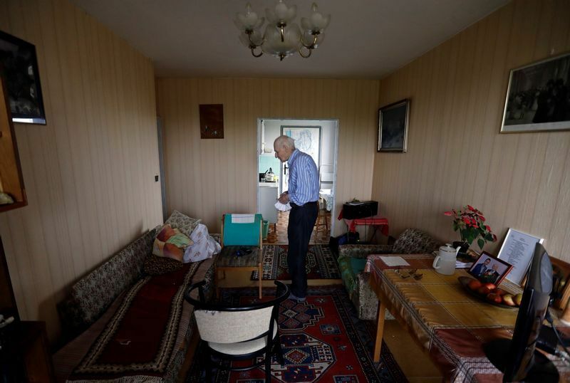 コロナで家族と隔離されて1人で生活するチェコのホロコースト生存者