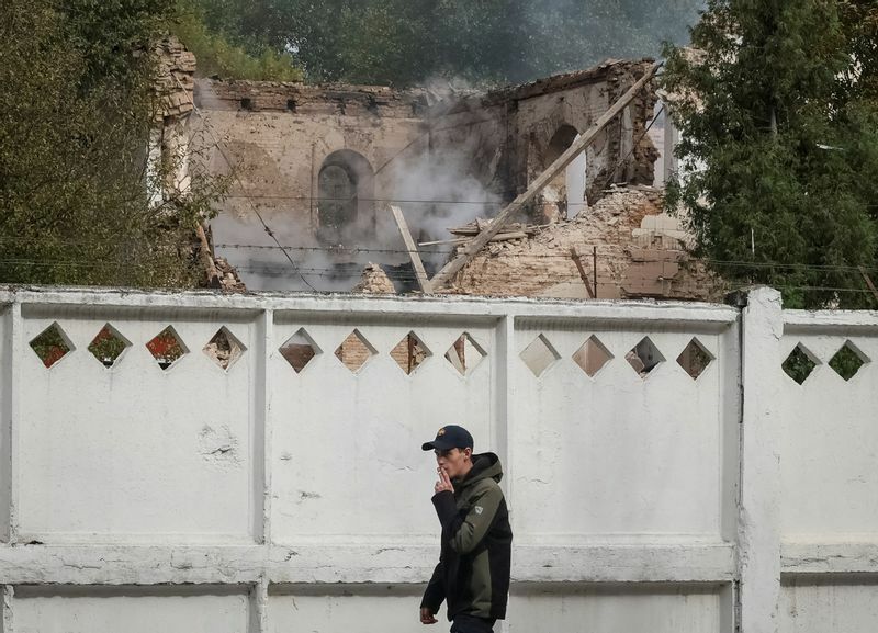 ロシア軍の神風ドローンで破壊されたキーウ近郊の建物