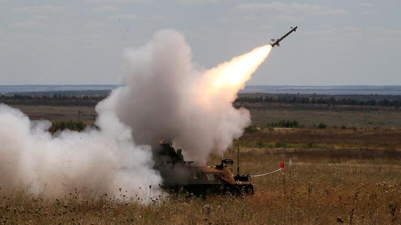 Yahoo!ニュースウクライナ軍、ソ連製地対空ミサイルで"レーザー誘導爆弾"搭載の監視ドローン「Orlan-30」撃破