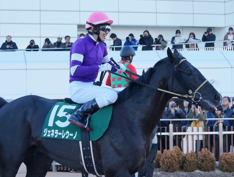 １月14日の京成杯を勝利したジェネラーレウーノの鞍上で笑顔をみせる田辺。