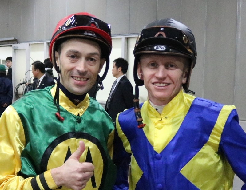 昨年のジャパンＣが今は亡きダニエレ・ポルク騎手（左）との最後のレースとなった。現在は彼の想いも乗せて日本で騎乗している。