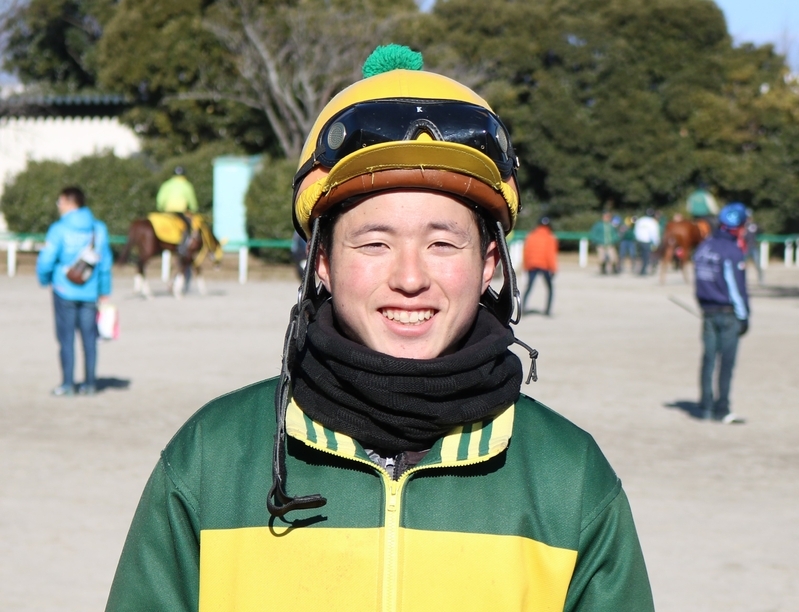 2017年、デビュー当初。新人を意味する黄色帽をかぶっていた当時の武藤雅騎手