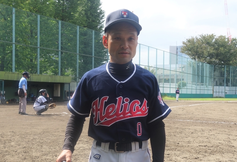 日中、趣味で行う野球ではアンダーシャツを着用している江田