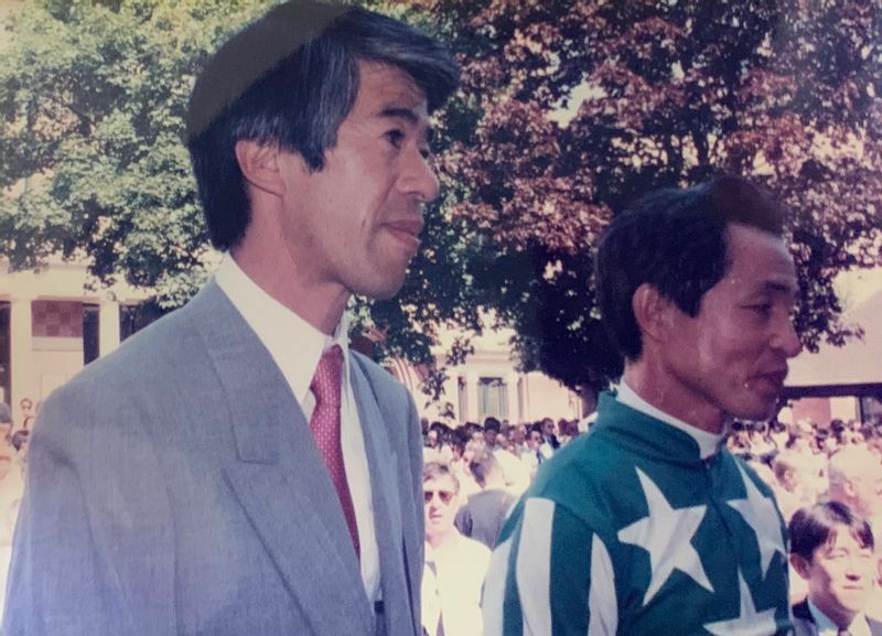 ドーヴィル競馬場での藤沢和雄調教師と岡部幸雄騎手（1998年撮影）