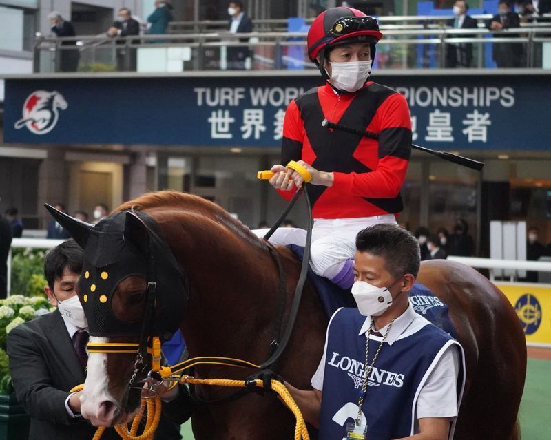 香港でジャックドールに騎乗した武豊騎手