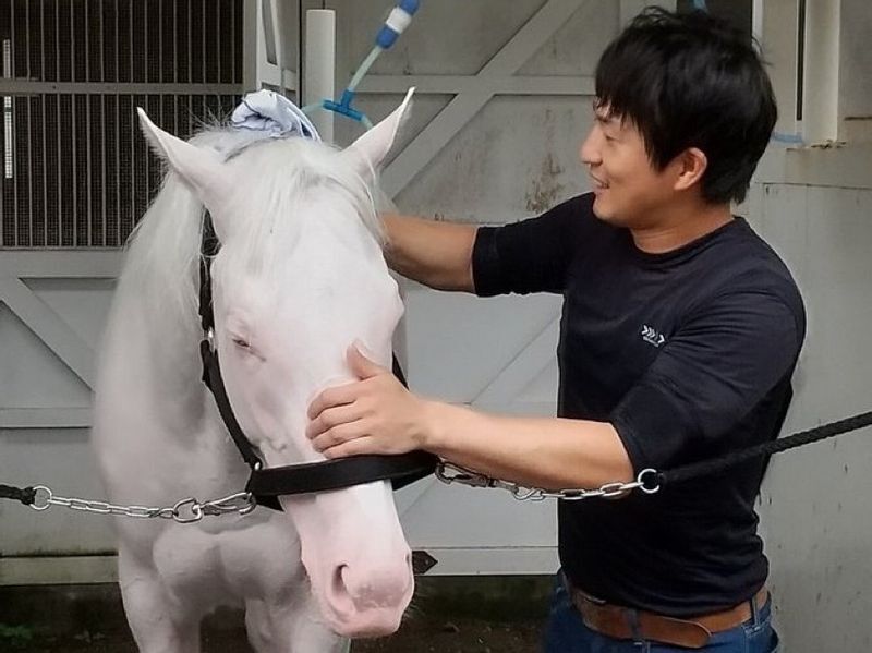 アオラキも担当していた中川京介調教厩務員(当時)