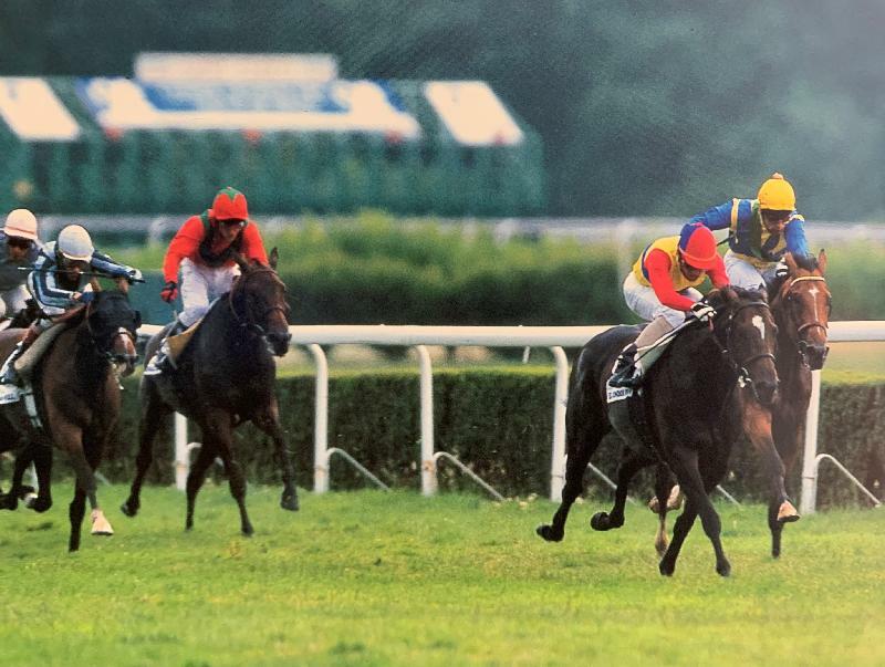 欧州で２４００メートルのＧⅠを勝った日本調教馬は未だに１９９９年のエルコンドルパサーしかいない