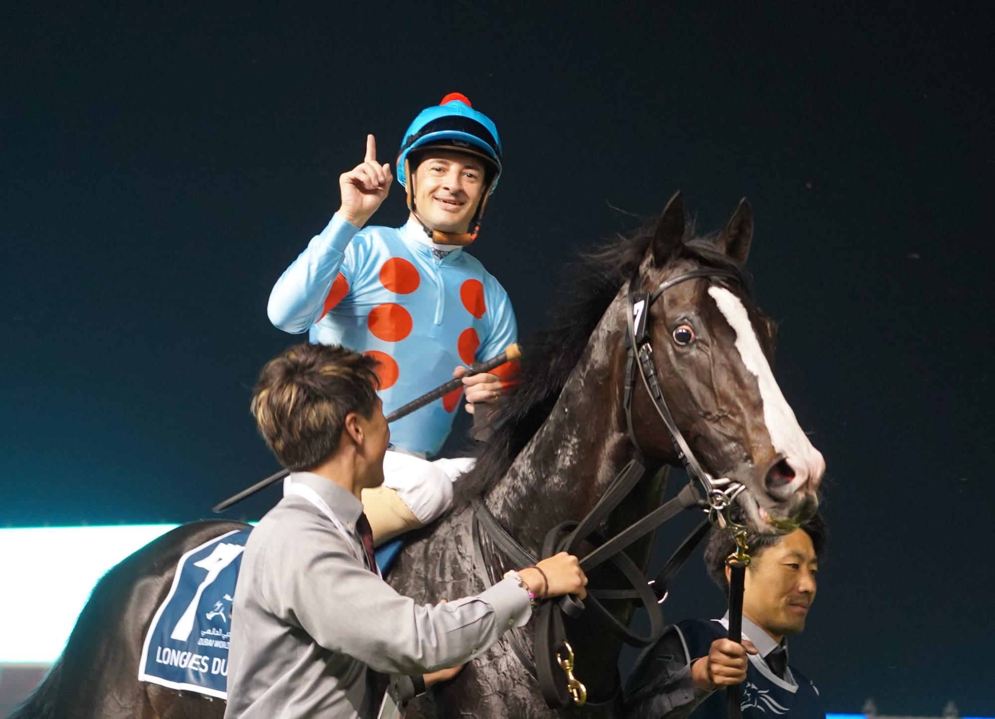 最強馬イクイノックスのラストラン後の逸話を相棒クリストフ 最強馬イクイノックスのラストラン後の逸話を相棒クリストフ
