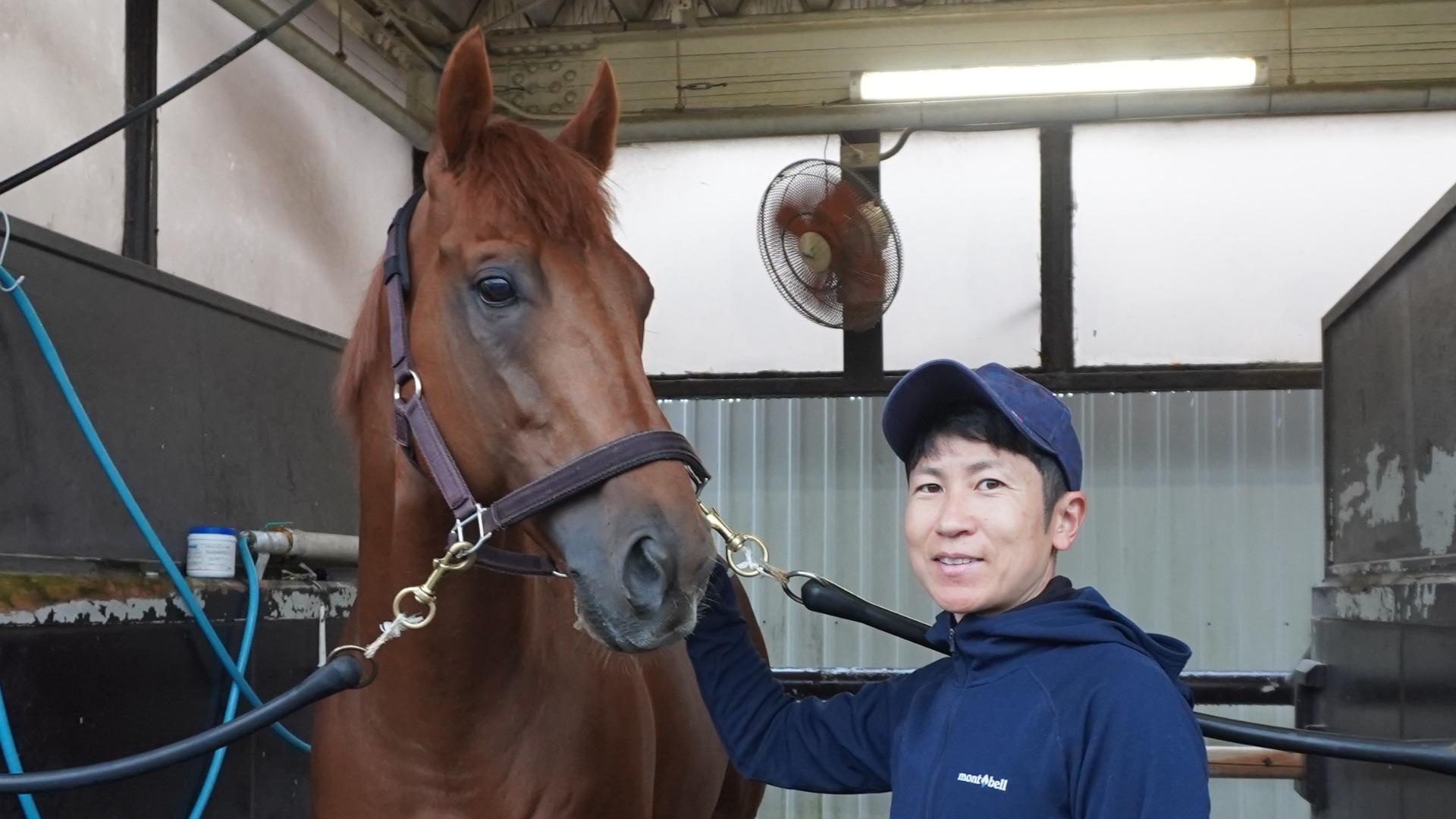 騎手時代の経験を糧に躍進する調教師が、今週の大舞台に送り込む馬達のエピソード