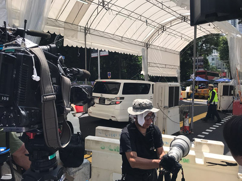 北朝鮮の崔善姫（チェ・ソニ）外務次官が乗っているとみられる車。11日午前も、シンガポール市内のホテルで米国のソン・キム駐フィリピン大使と実務協議を行った。11日、筆者撮影。