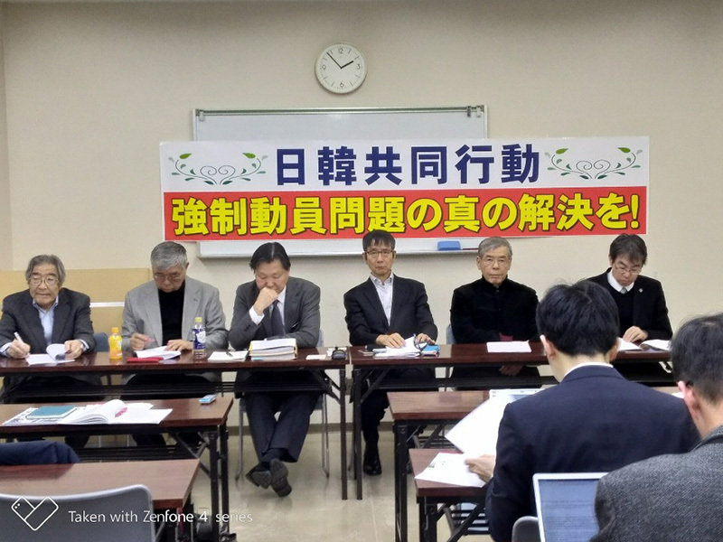 この日は「日韓共同行動」と名付けられ、6日、東京都内でも記者会見が行われた。写真は日本側会見団提供。