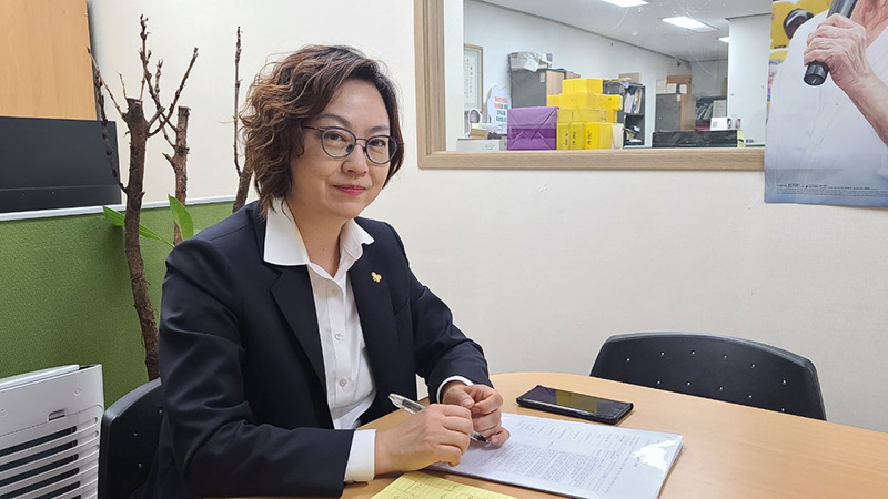 正義連の李娜栄代表。韓国の代表的な女性学の専門家だ。11日、筆者撮影。