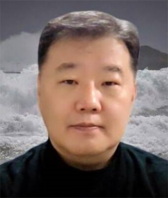 翰林（ハンリム）大学日本学研究所の金雄基（キム・ウンギ、53）教授。本人提供。