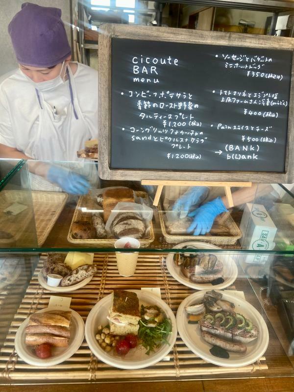 プレオープンイベントcicoute BARにて。今後cicoute kiosqueで紹介する食材を使ったサンドイッチやタルティーヌ（筆者撮影）