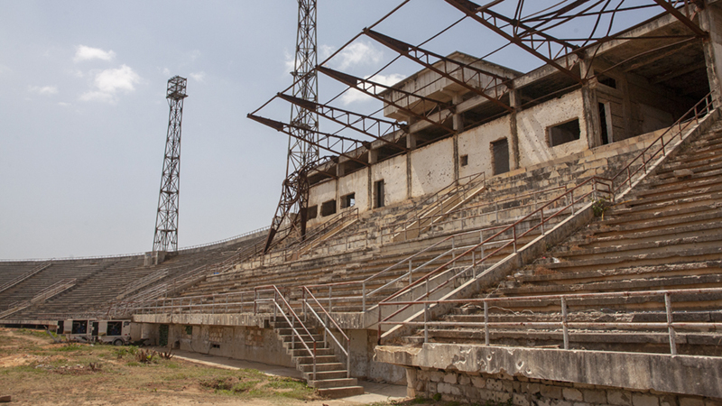 内戦により朽ち果てたモガディシュスタジアム。現在、中国政府による修復工事が行われている（撮影／著者）