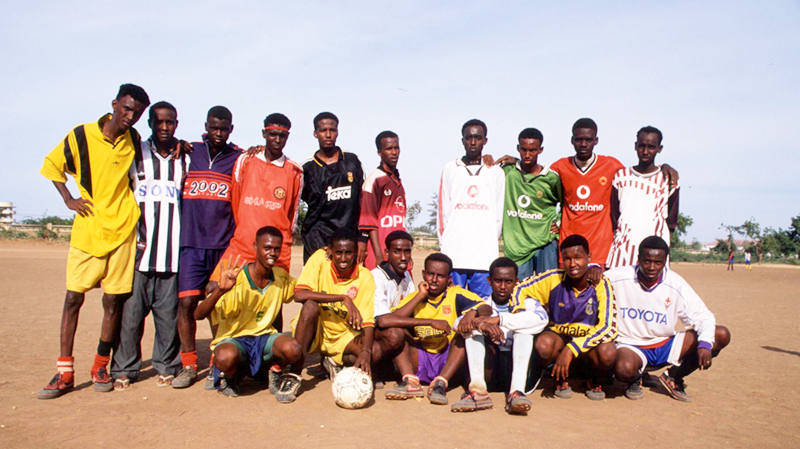 2002年当時のソマリア代表チーム控え選手たち。レギュラーメンバーはコーチとの間でトラブルが発生し撮影できなかった（撮影／著者）