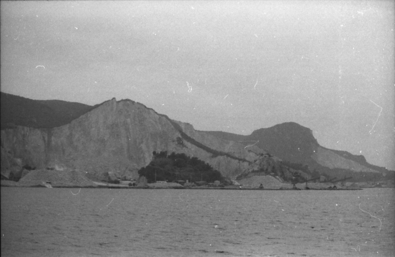 瀬戸内海の島(撮影/筆者)(1990年)