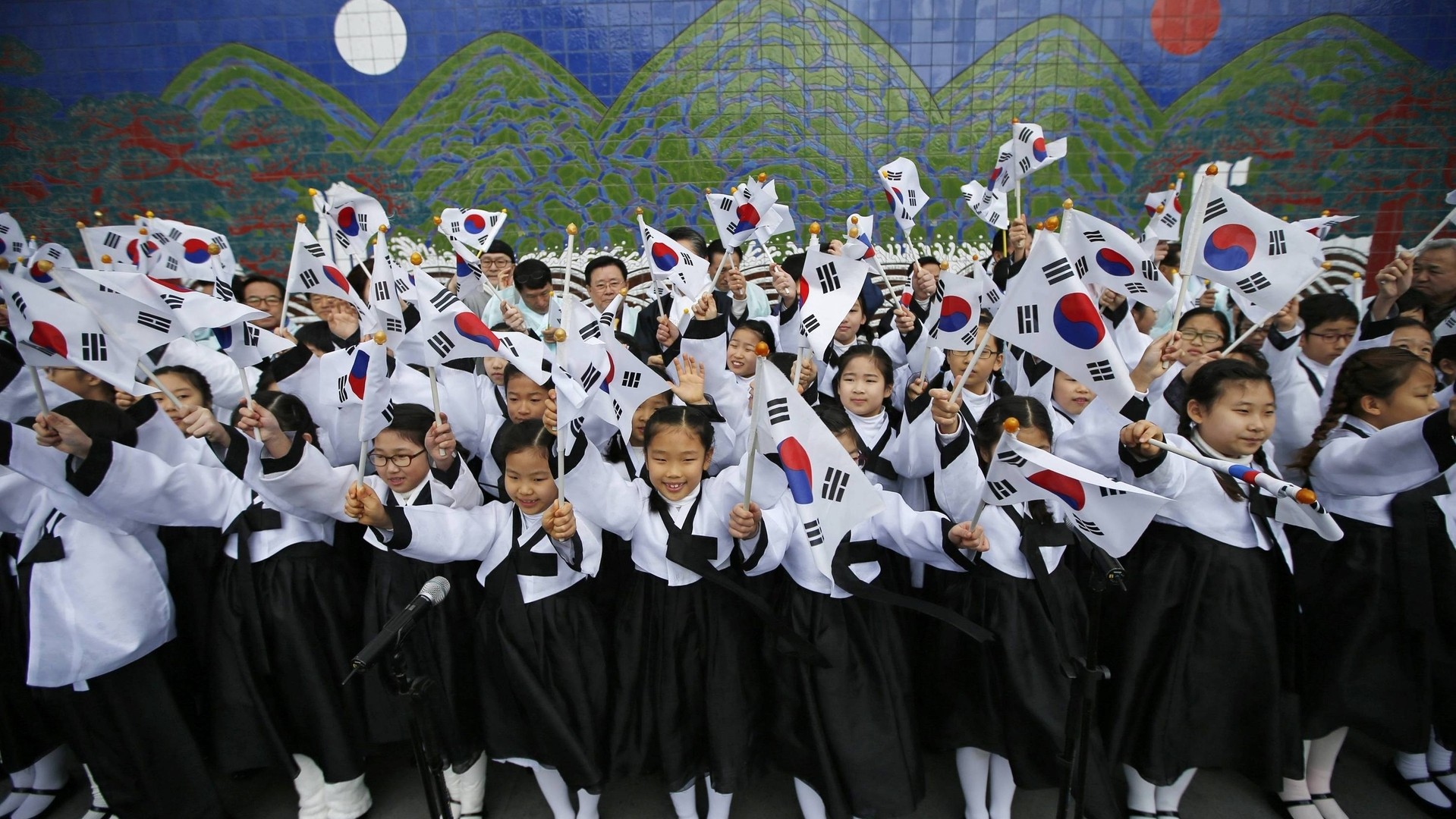 【逆効果⁉】ブルガリアの少子化対策「独身税」が地獄に終わる結果的に…？