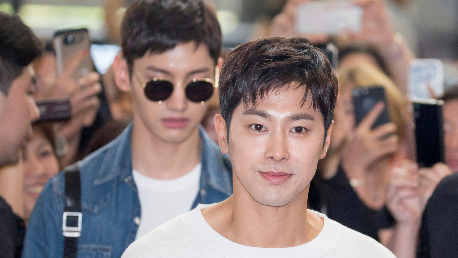 東方神起か それともbts 防弾少年団 か 記録製造機 の世代交代の現実味 慎武宏 個人 Yahoo ニュース