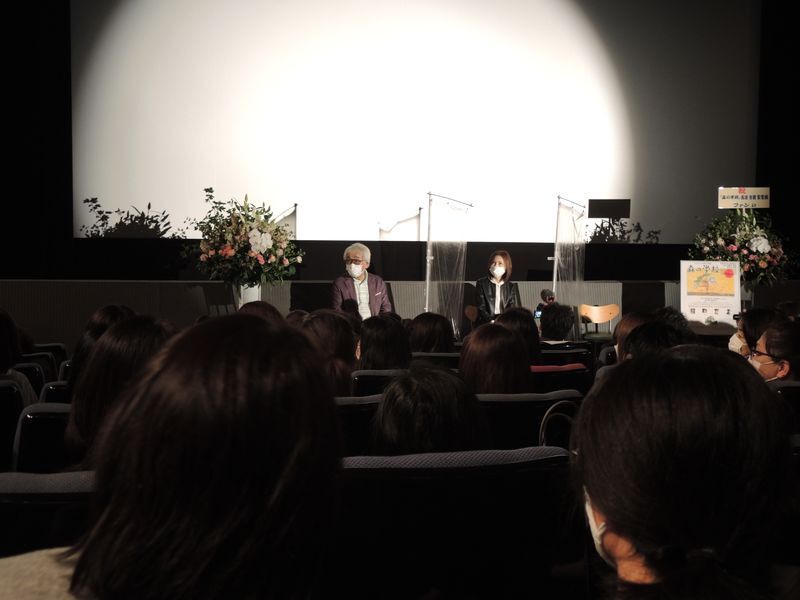 『森の学校』上映後の西垣監督と加藤さんのトーク(筆者撮影)