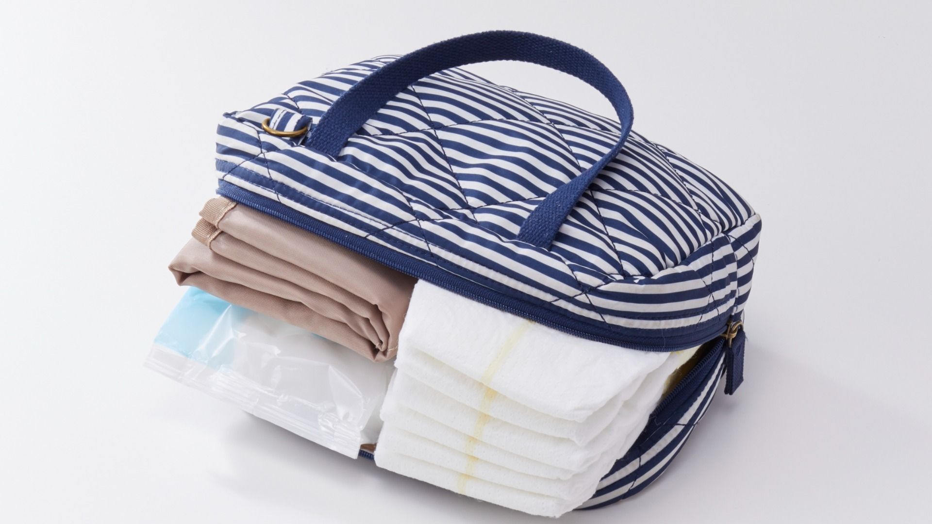 Baby Job 上野公嗣 白河桃子対談 なぜ保育所は 使用済みオムツ を持ち帰らせるのか 前編 白河桃子 個人 Yahoo ニュース