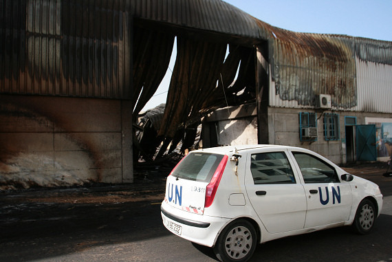 イスラエル軍に攻撃された国連の食料・医薬品庫（2009年ガザで撮影）