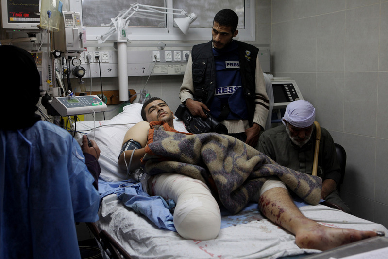 片足を失ったガザのジャーナリスト。むしろ現地の記者こそ危険度が高い。アル・クドゥス放送提供