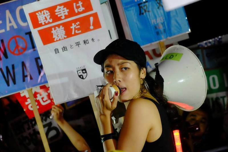 SEALDsの活躍は海外メディアも報じた。