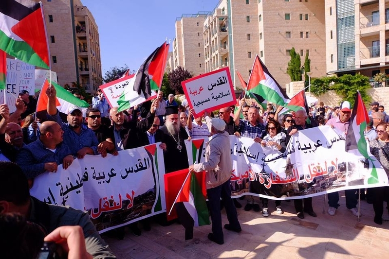 米国大使館移転反対の抗議集会。ユダヤ教の聖職者も参加した。エルサレムにて。